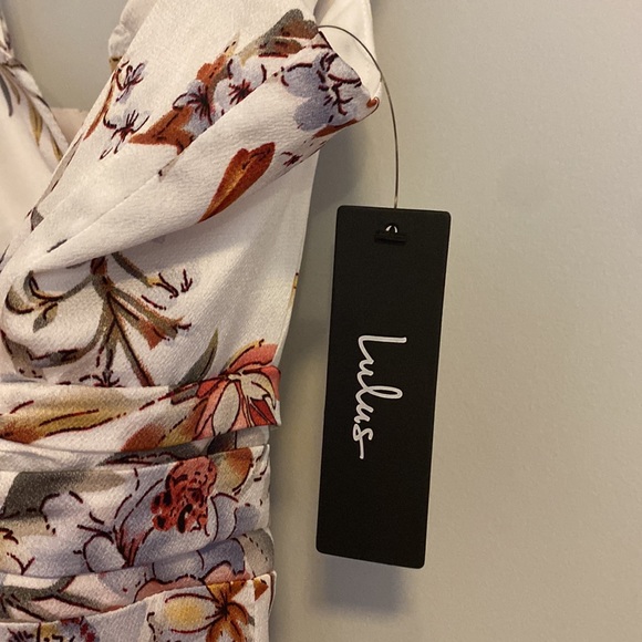 Lulus NWT White high low floral dress size S - Picture 4 of 5